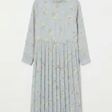 Платье The Stories, Zara, джинсы, олимпийка, сандалии, часы, гель, вентилятор 1
