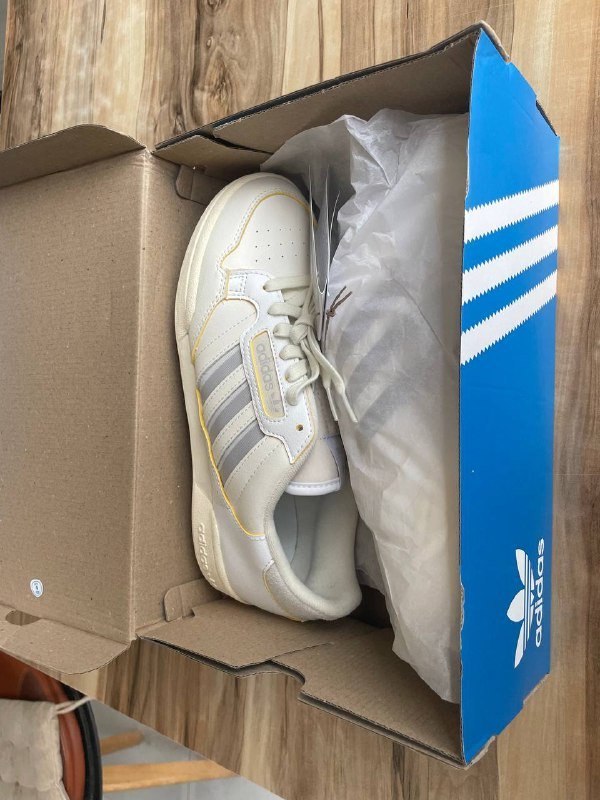 Новые кроссовки 42 размер