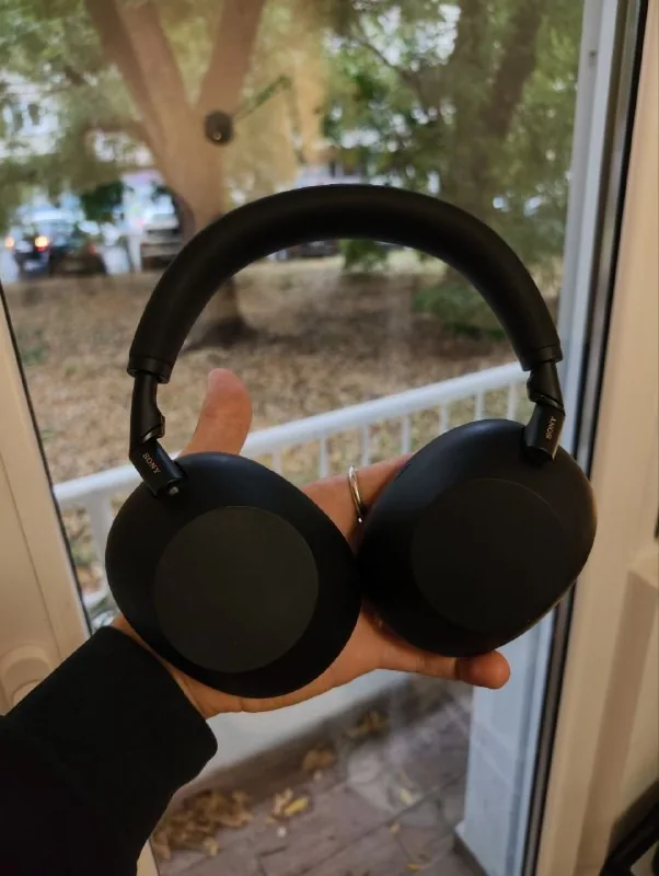Sony WH-1000XM6 1