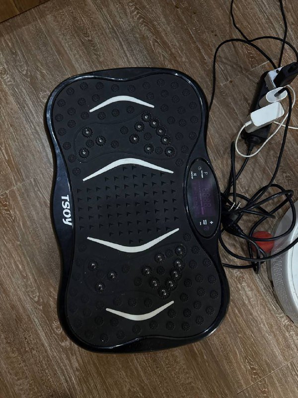 Проектор Wanbo X5, VR-очки Meta Quest 2, плита, виброплатформа, комплект для балкона, свадебное платье, гидромассажная ванночка, туфли High Heels 5