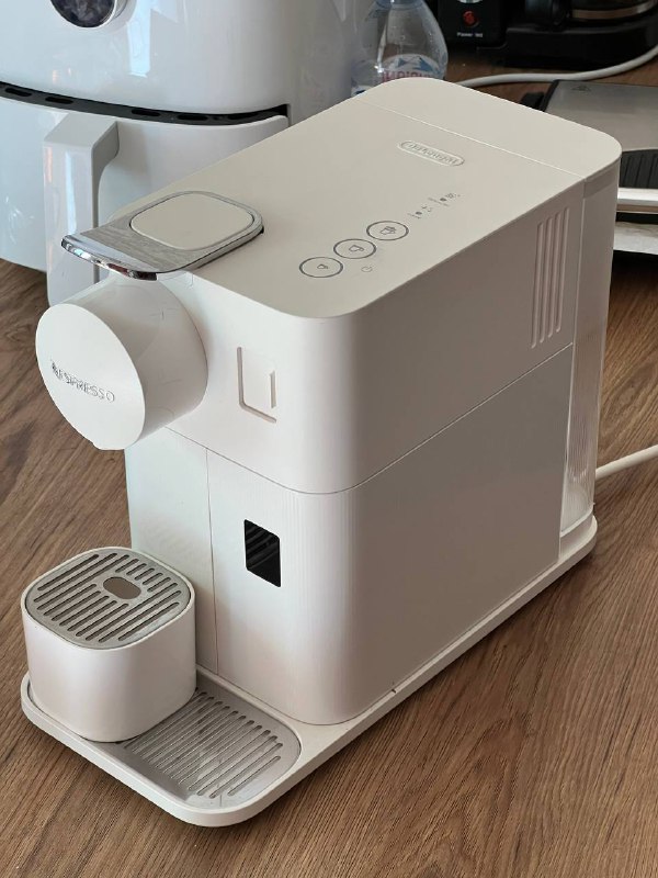 Кофемашина De’Longhi Nespresso Lattissima One EN510.W 5