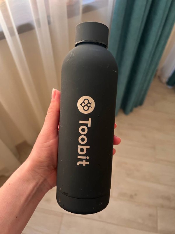 Бутылка черная, Термос черный, Термокружка розовая, Шейкер большой черно-желтый 3