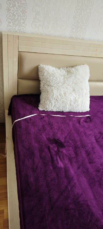 Белая декоративная пушистая подушка JYSK 4