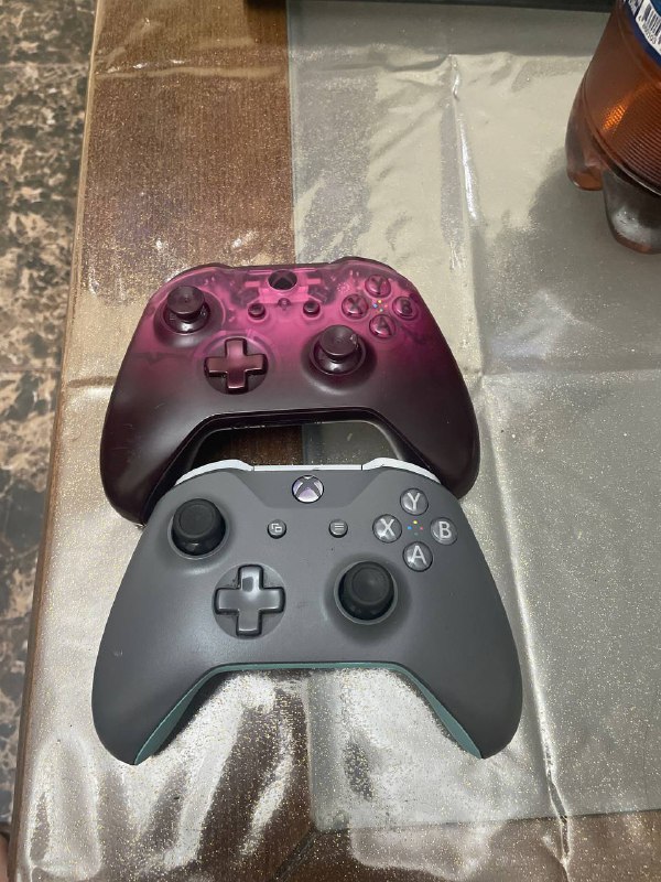 Xbox Series S, два геймпада, аккаунт с играми 2