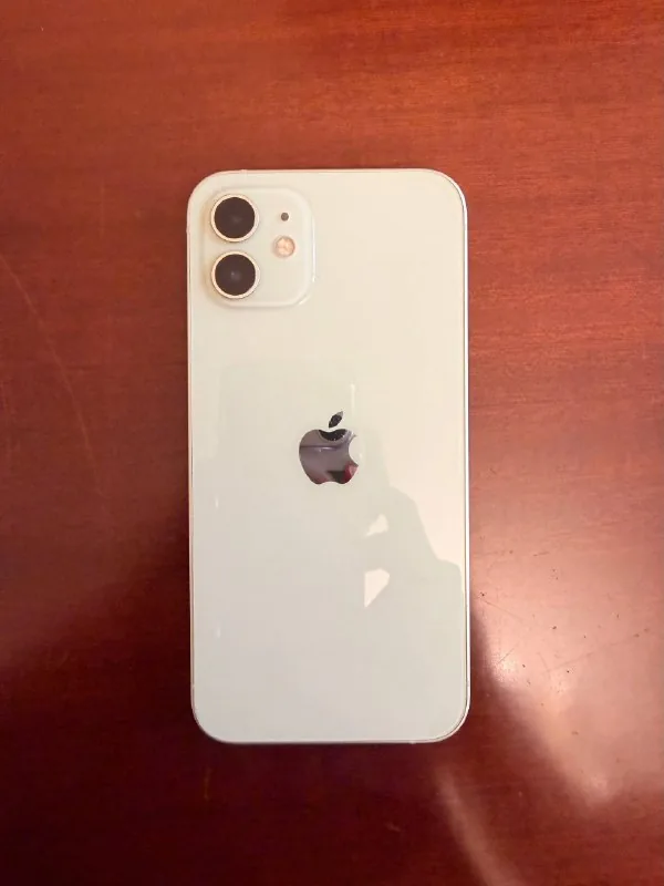 Apple iPad Air 11, iPhone 12 1