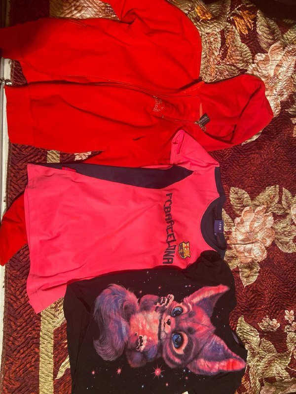 Толстовка красная, футболка футбольная, футболка с рисунком