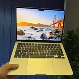 MacBook Air M2 Silver 1