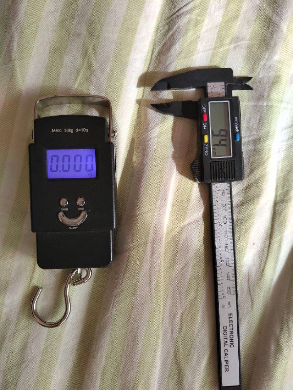 Цифровые весы и электронный штангенциркуль