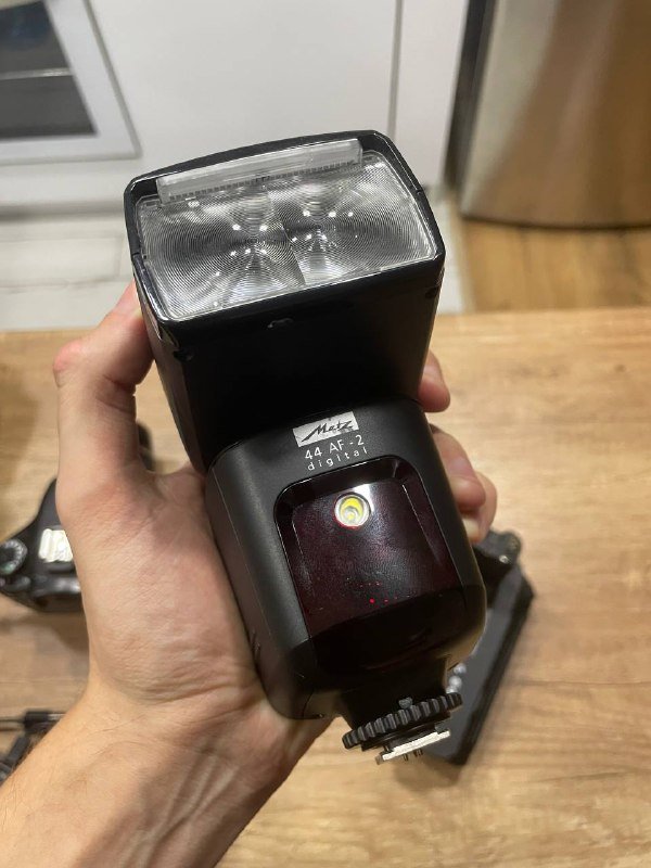 Камера Canon 7D Mark I, объектив Canon EF-S 18–55, аксессуары 4