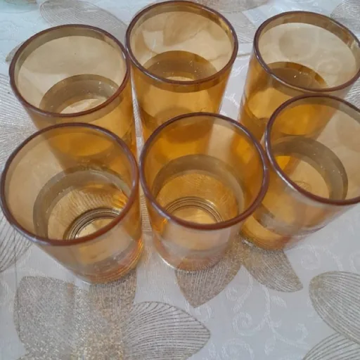 Стаканы, тарелка для фруктов