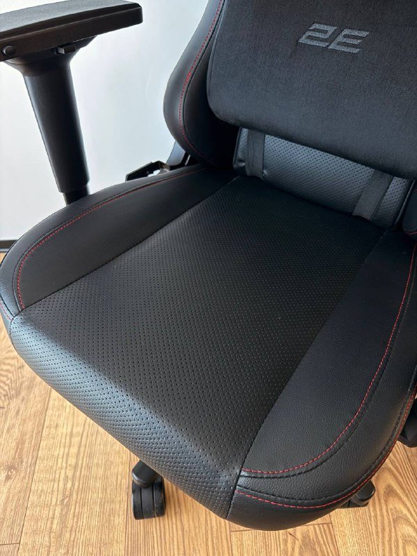 Игровое офисное кресло новое 4