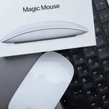 iPhone 16 Pro 128 GB, Apple Magic Mouse USB-C White 4