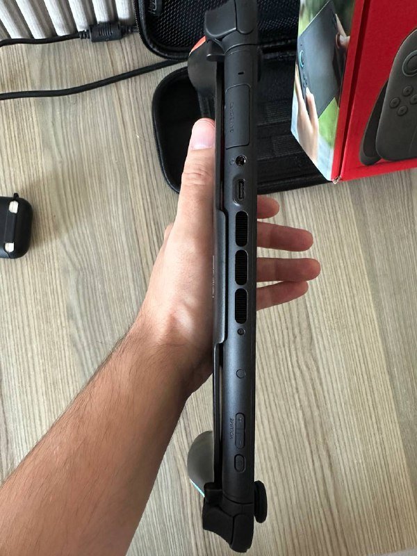 Nintendo Switch 2 с насадками, грипом, чехлом, аккаунтом Zelda 2