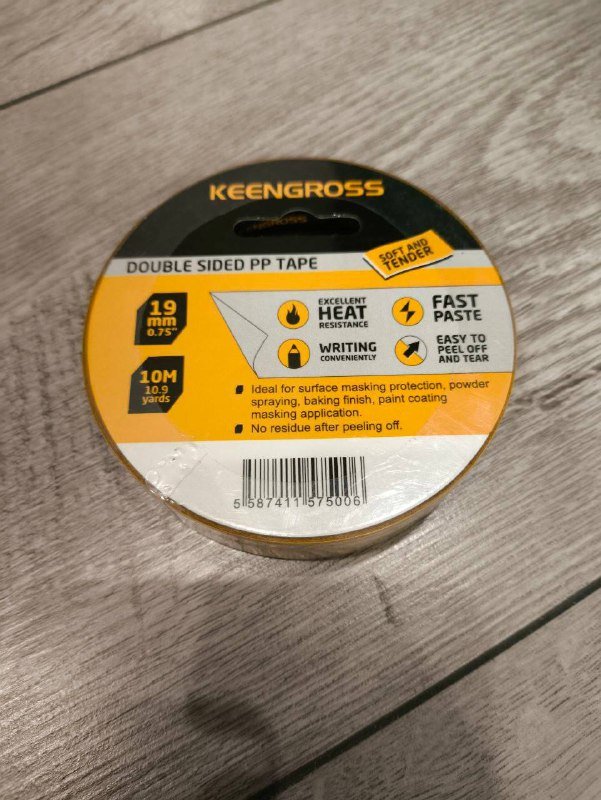 Скотч, батарейки, измерительная лента, стаканчик, клеевой пистолет, ночник, краски с кисточками