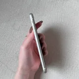 iPhone 11, три чехла 7