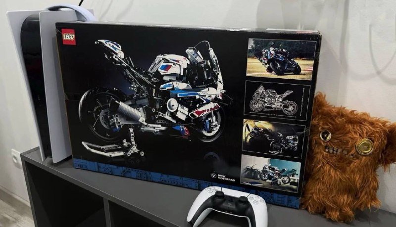 Lego Technic BMW M 1000 RR 2