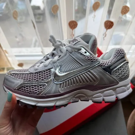 Женские кроссовки Nike Zoom Vomero 5