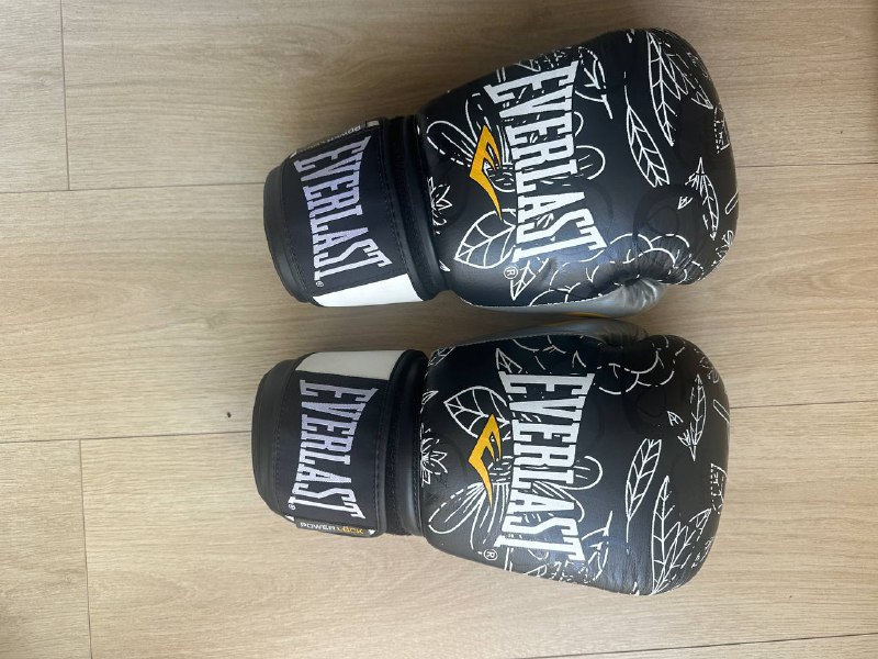 Перчатки для бокса Everlast