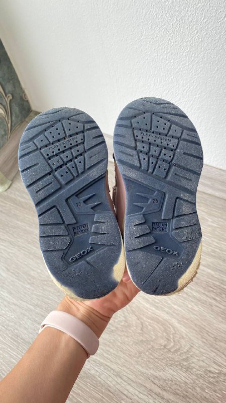 Кроссовки Geox кожа размер 25 4