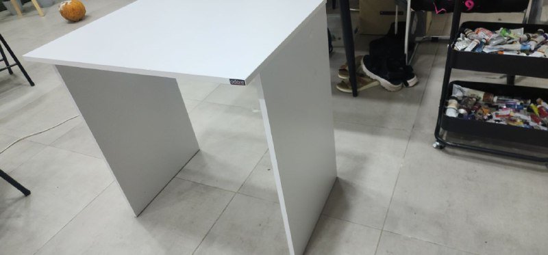 Стол белый 51,5×72,5 см, высота 75 см