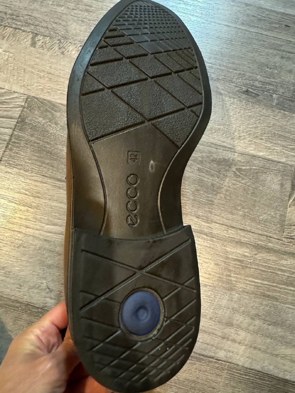 iPad mini 5, ECCO shoes, Apple Pencil 7