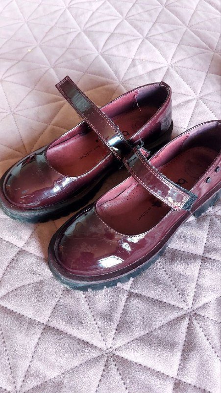 Две пары школьных туфель размер 35 3