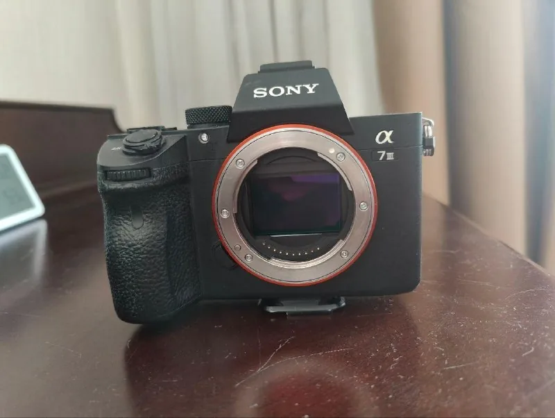 Sony A7 III body, аккумуляторы, зарядка 1