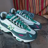 Женские кроссовки New Balance 1000 1