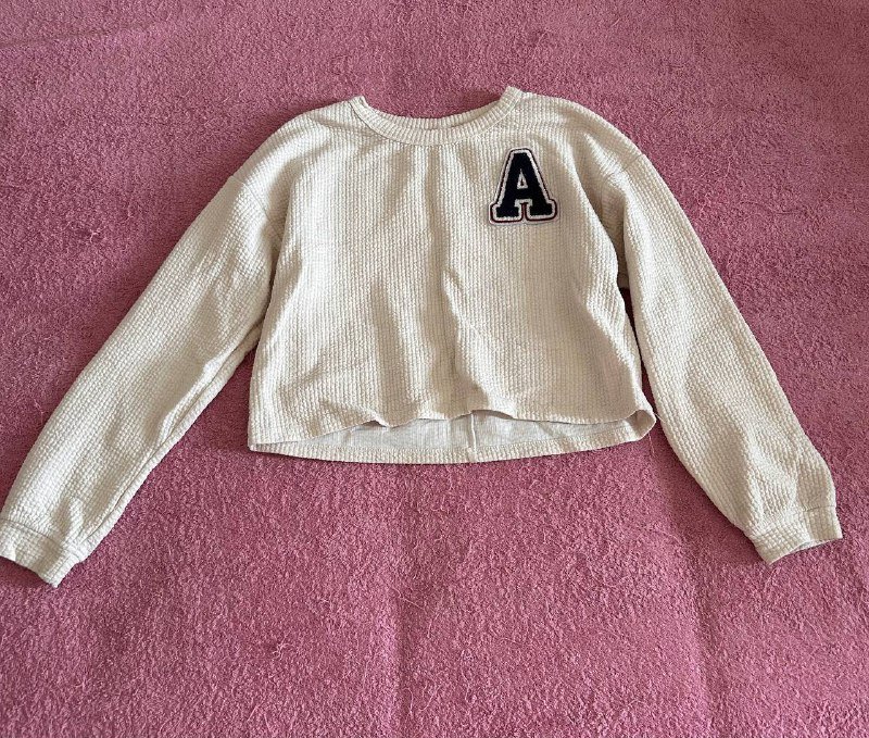 Мужская одежда: футболка, брюки, джинсы, кофты, панамка, женская кофточка