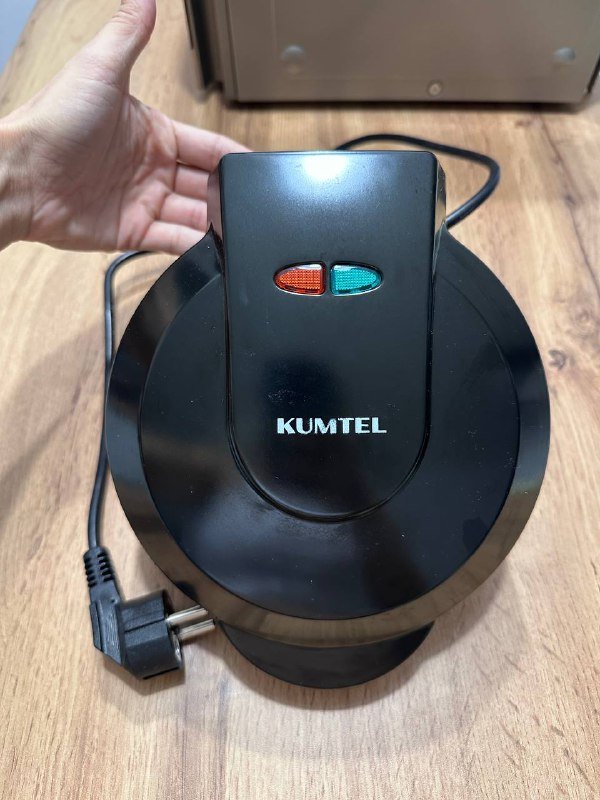 Вафельница kumtel