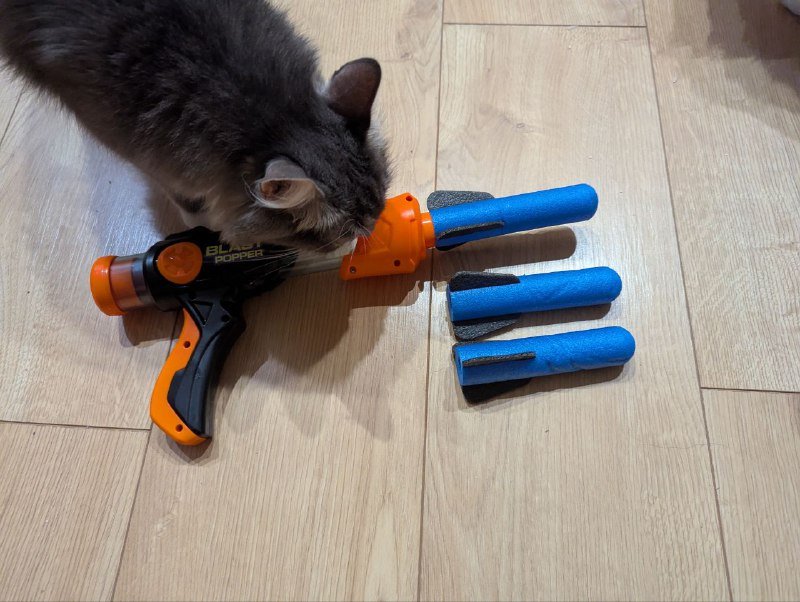 Игрушечный ракетомёт Nerf для детей и кошек 2