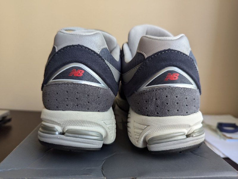 Кроссовки New Balance 2002, новые, размер 9 US 3