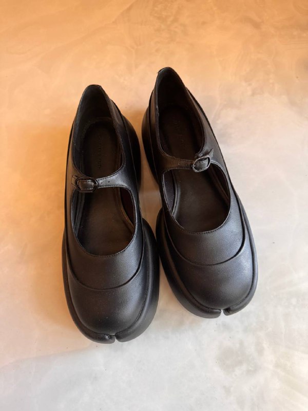 Туфли Charles & Keith размер 41 черные новые