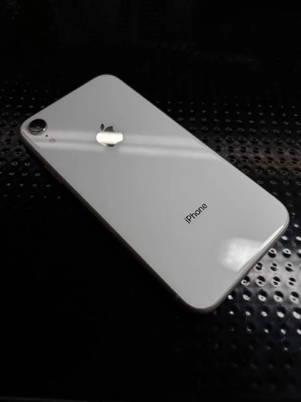 iPhone XR 128GB 1