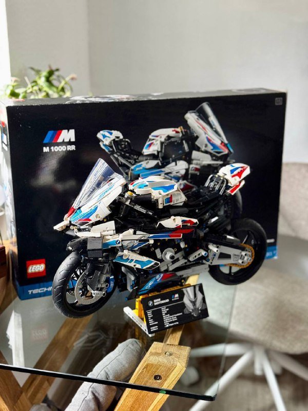 Lego BMW M 1000 RR модель