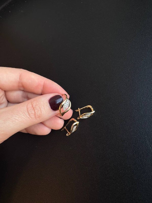 золотые серьги с бриллиантами и кольцо 585 пробы