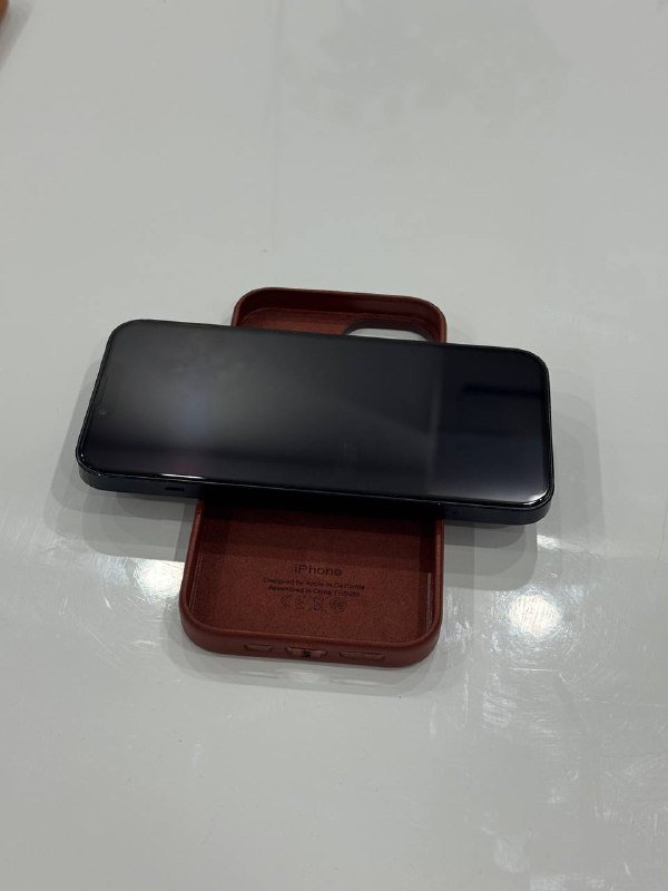 iPhone 13 128GB Black, MagSafe чехол 4