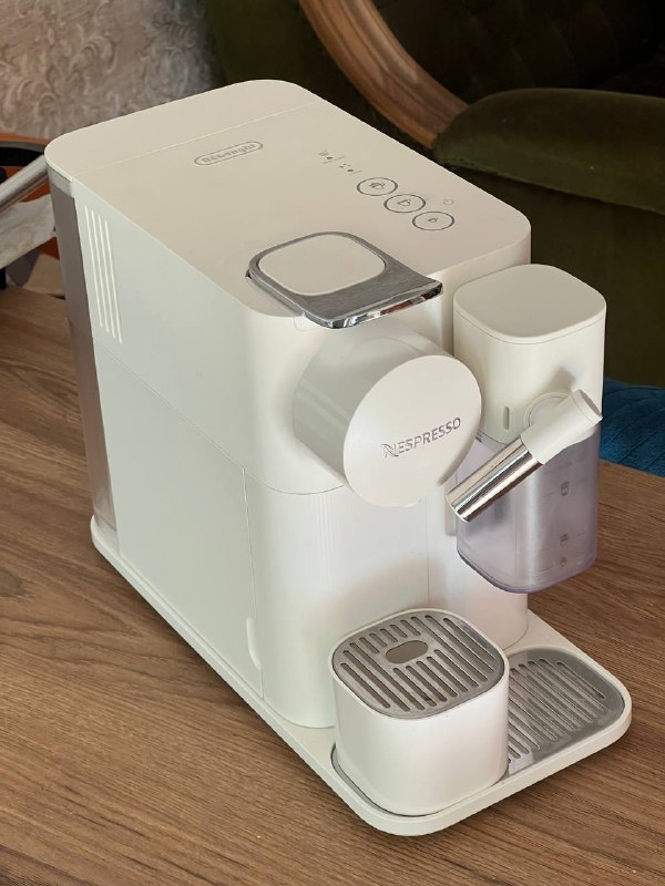 Кофемашина De’Longhi Nespresso Lattissima One EN510.W 2