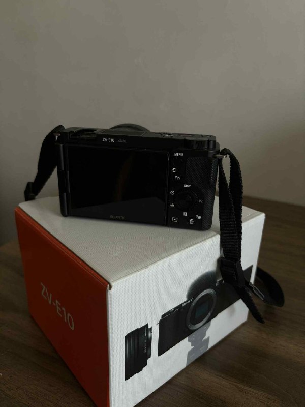 ZV-E10 Mirrorless Camera with 16-50mm Lens, 64GB card, bag