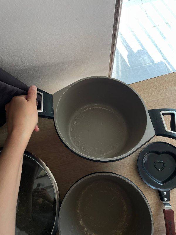 Набор кастрюли, сковорода, крышка для сковороды 2