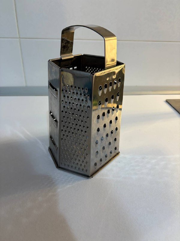 Электрический чайник Midea, напольные весы Tesla, банки для закатки, тёрка, плетёные корзины, массажный рол, утюг Scarlett 4