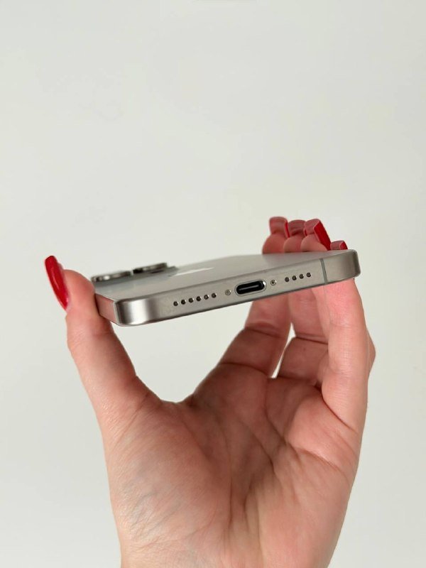 IPhone 15 Pro Max 4
