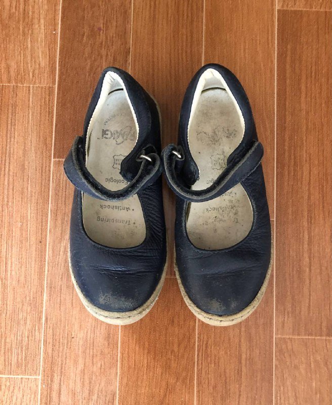 детская обувь синие, чёрные, сандали и штаны на мальчика