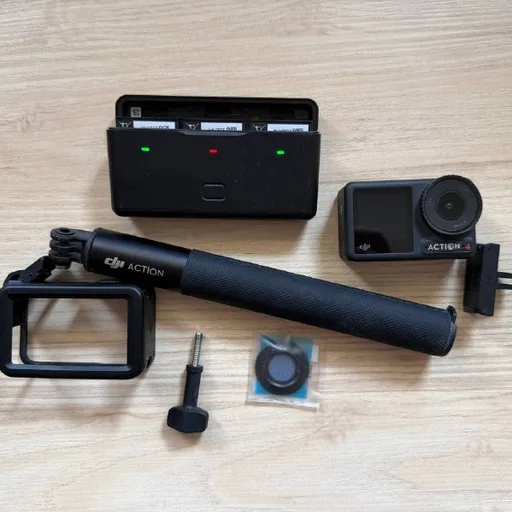 DJI Action 4 камера, чехол, линза, селфи-палка, аккумуляторы