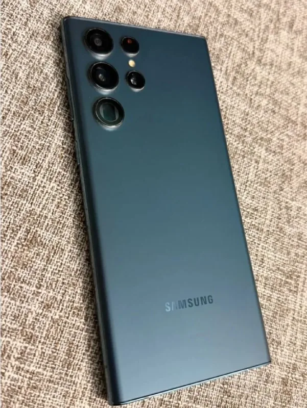 Samsung Galaxy S22 Ultra 1
