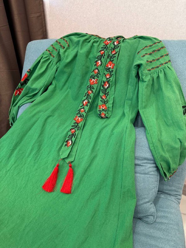 Зеленое платье-вышиванка женское