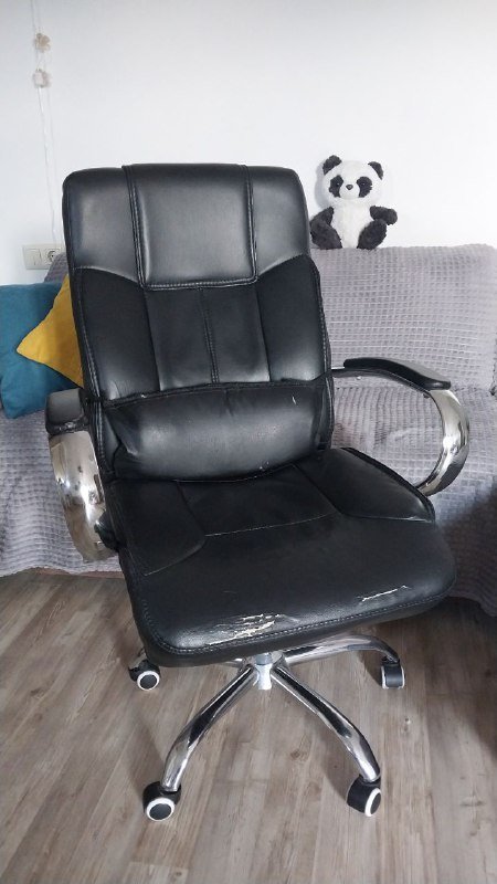 Компьютерный стул с регулировкой спинки