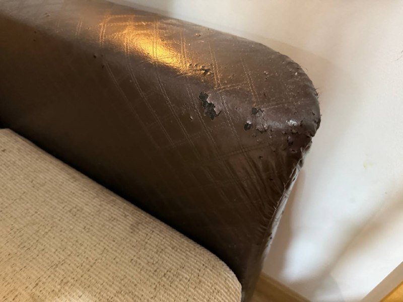 Двухместный диван 4