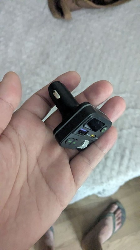 Автомобильное зарядное устройство с Bluetooth и USB 2