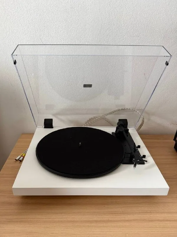 Проигрыватель винила Pro-Ject A1.2, усилитель Stereo Box S3 BT 1